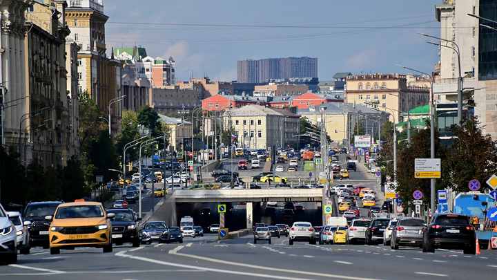 В Москву приходит осень: На выходных столбик термометра опустится