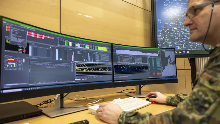 В бундесвере напряглись: Русские дроны долетели до секретной базы. Чудо-РЭБ не спасла