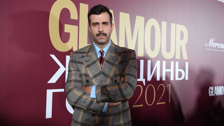 Урганта отменяют не только в России. Шоумен перенёс концерт с Познером