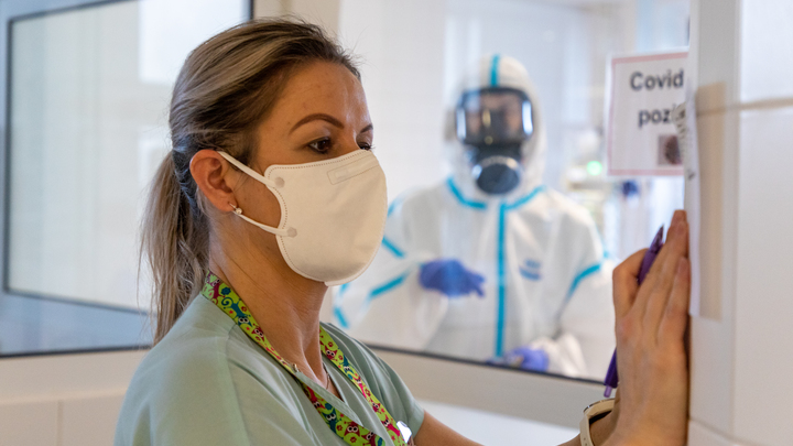 Врачи и медсёстры объяснили, почему они отказываются вакцинироваться