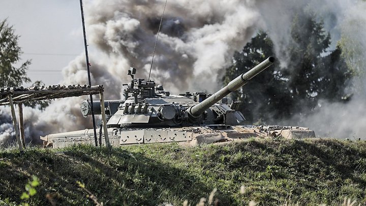 Земляки подарили наводчику танка Алёша Неустроеву автомобиль УАЗ и табун лошадей