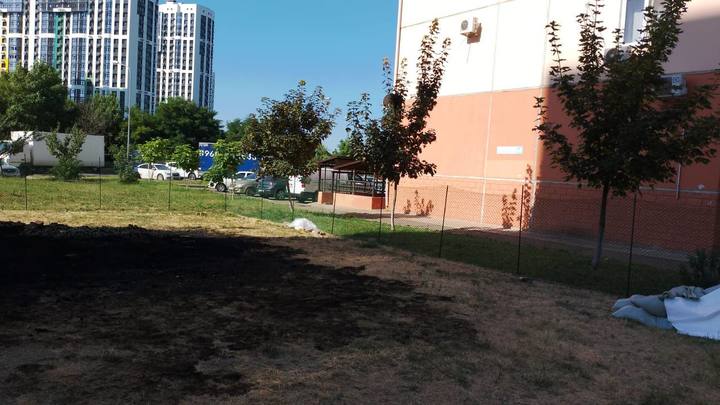 В Краснодаре сегодня ночью сожгли надувной батут  стоимостью почти 1 млн рублей