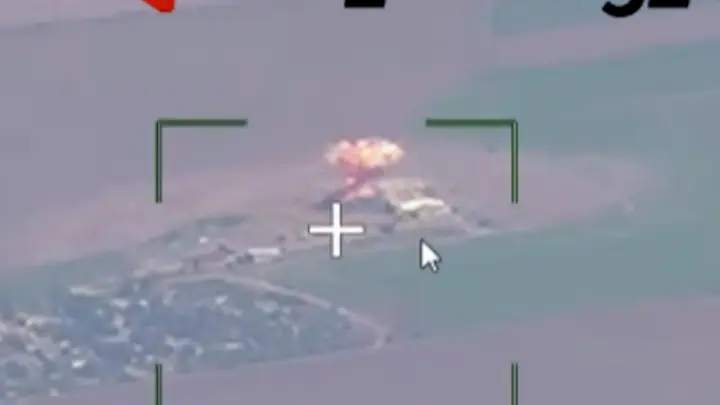 Опубликованы кадры ракетного удара по двум системам HIMARS в ангаре