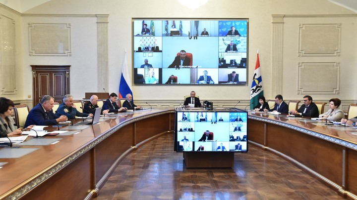 Губернатор Новосибирской области поручил подключить к теплу все социальные и жилые объекты до конца недели