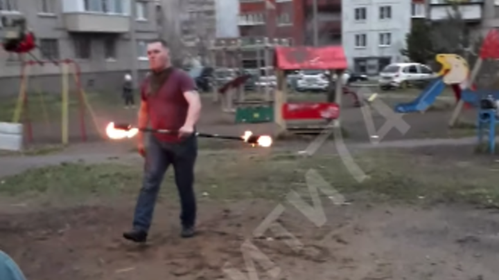 В Челябинской области во время опасного трюка загорелся артист фаер-шоу