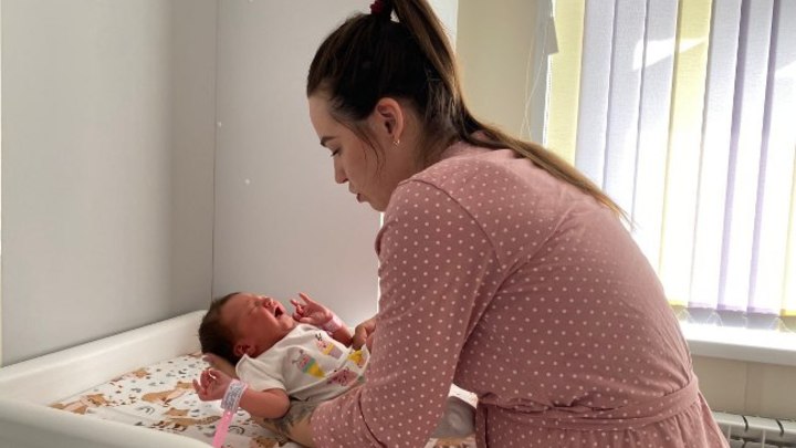 На День России в Кузбассе родилось 42 ребенка