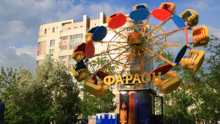 В Новосибирске возобновили работу аттракционов после ЧП в Центральном парке