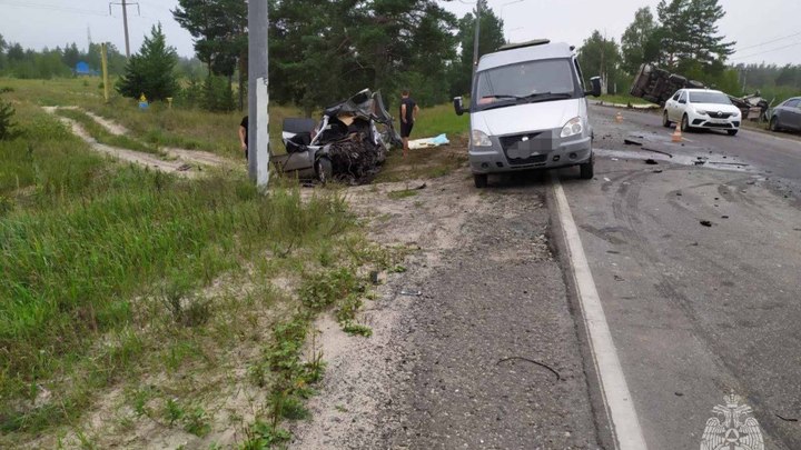 Появились фото с места смертельного ДТП под Дзержинском