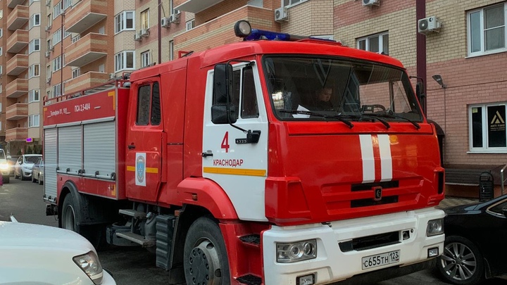 В Краснодаре из-за вспышки масла на плите выбило стекла в квартире на 16 этаже многоэтажки