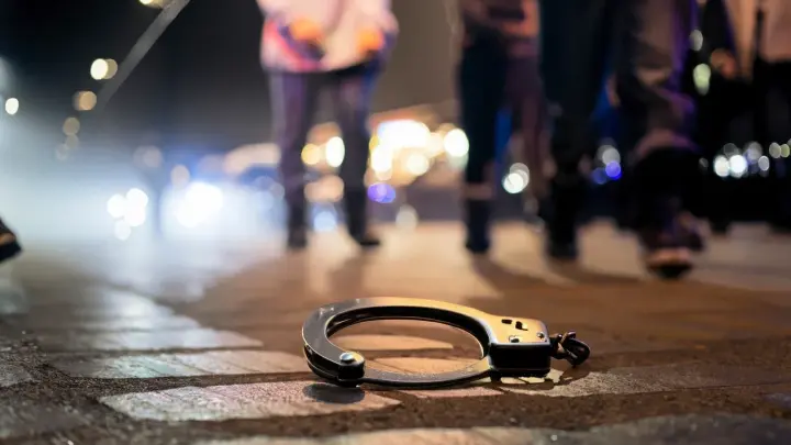 Напавший на малыша в Шереметьево перестал махать руками и нести чушь. Вот что он сказал на допросе