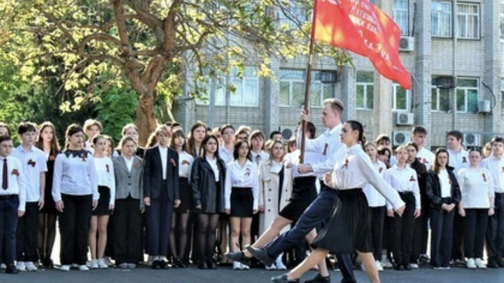 В честь Дня Победы в школах Кубани провели линейки