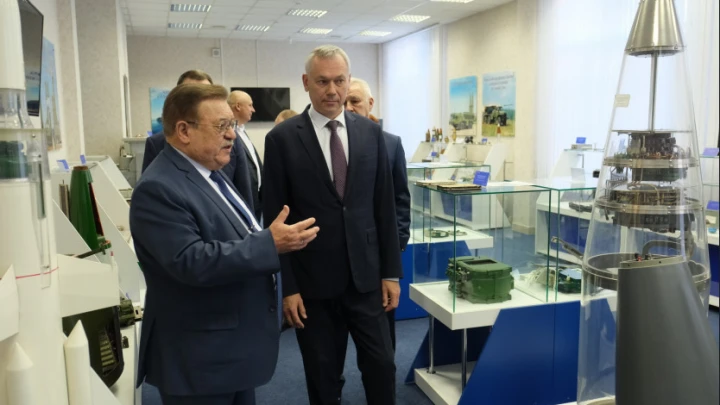 Губернатор Андрей Травников поручил усилить подготовку кадров редких профессий в регионе