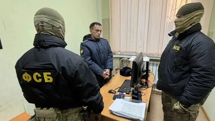 Силовик из Челябинска продавал служебные базы данных криминалу