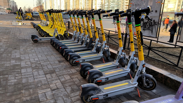 Кикшеринг Whoosh подал жалобу на запрет парковки самокатов в центре Перми
