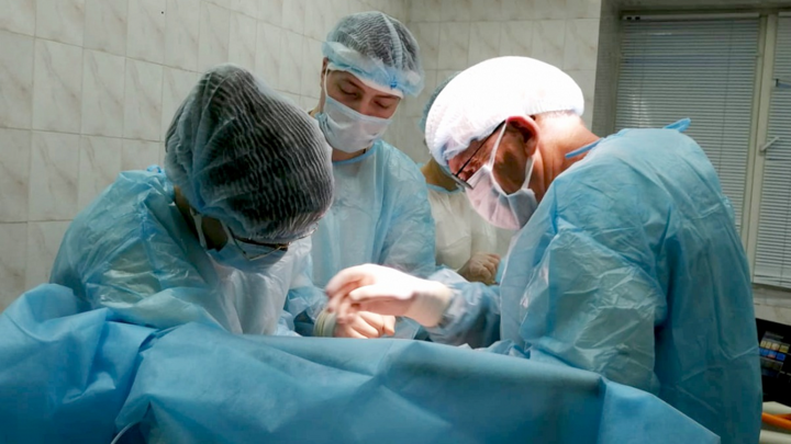 Медики Кузбасса удалили шестилетней девочке большую опухоль в почке