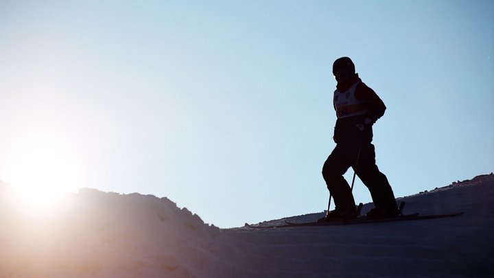 Вылетела за пределы трассы: Юная лыжница погибла после тренировки в Альпах