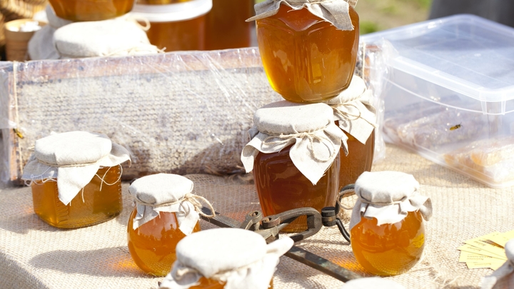 В Бердянском районе правоохранители раскрыли кражу меда