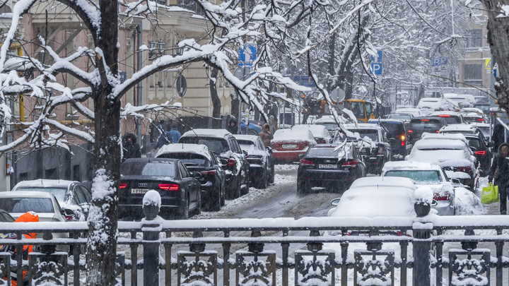 Москвичам обещали морозное дно и новый снегопад