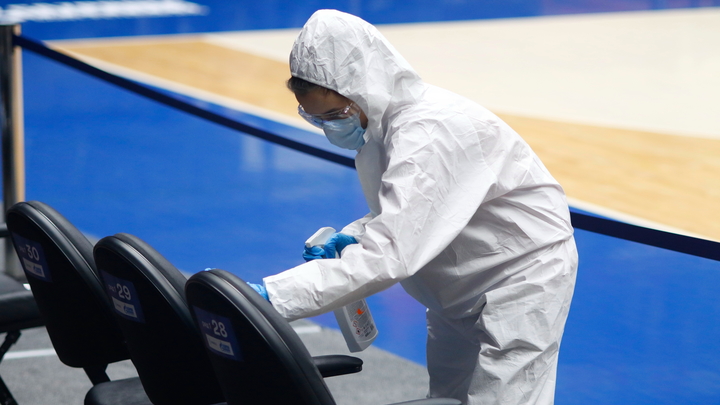 Пелевин вписал неизвестный вирус в роман и прослыл пророком: Обдерут как липку и спишут всё