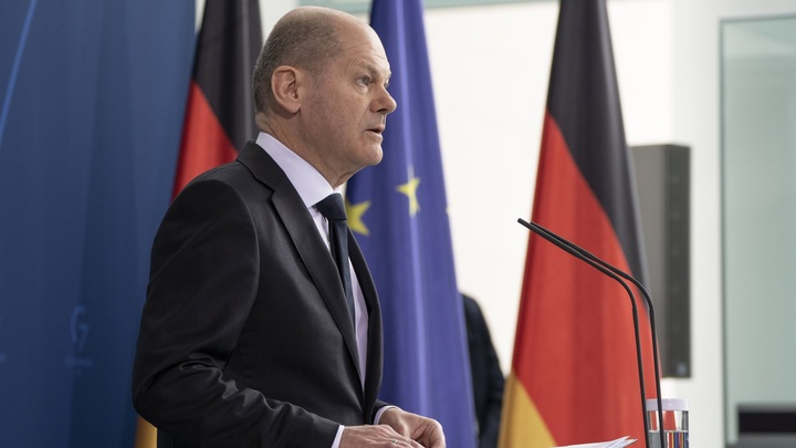 Шольц рассказал, что Путин чередует языки: Мои познания ограниченны