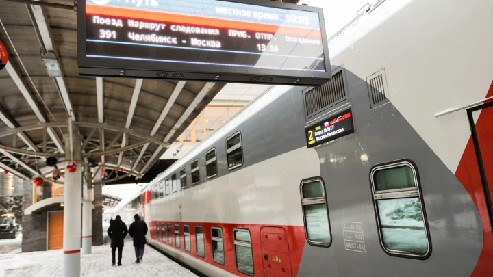 Буду как дикарь: Украинка впервые проехалась в двухэтажном русском поезде. С трудом сдержала эмоции