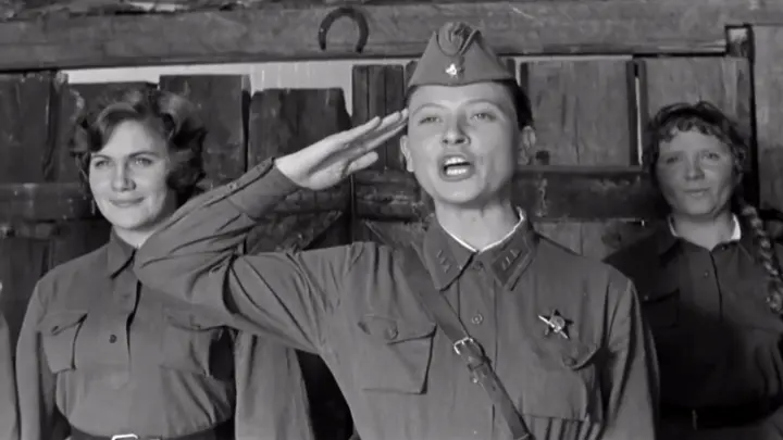 А зори здесь тихие: Легендарный фильм зритель мог так и не увидеть, если бы не случай на фронте