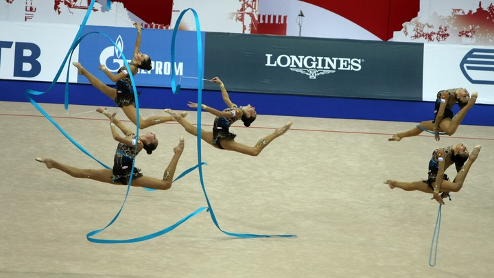 Врачи на руках вынесли из зала гимнастку, упавшую в обморок во время выступления в Минске