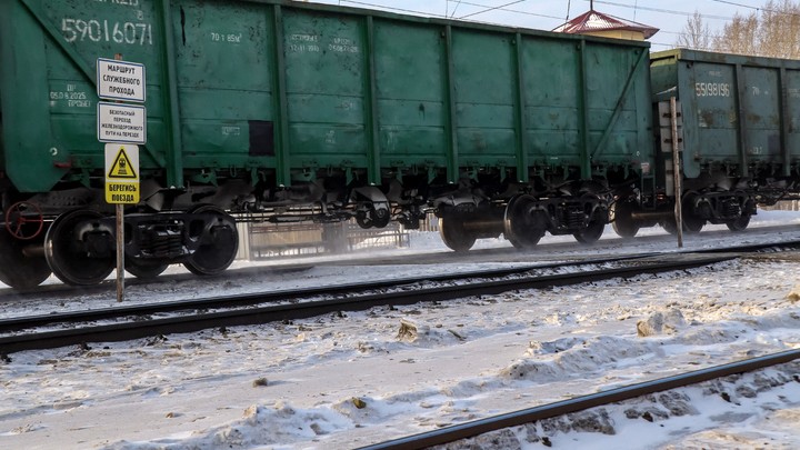 Под Екатеринбургом пешеход попал под грузовой поезд