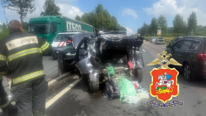 Женщину и троих детей госпитализировали после ДТП в Можайске