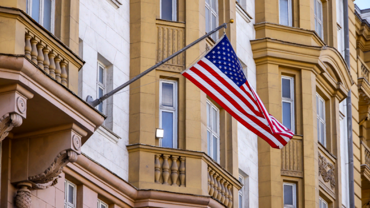 Как устроен мир: Нью-Йорк рекламирует геноцид русских киевскими нацистами