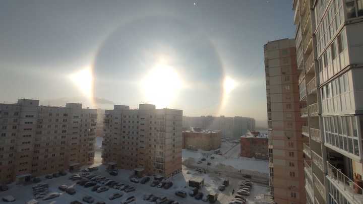 Новосибирцы делятся фотографиями солнечного гало в утреннем небе