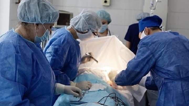 Жительнице Новосибирска удалили из груди выросшую в 125 раз опухоль
