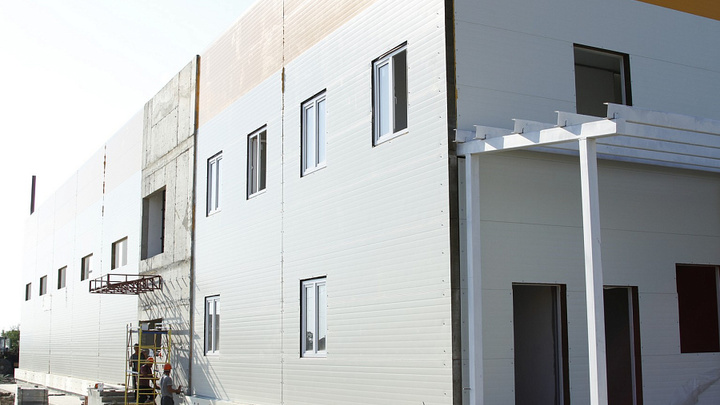 Спорткомплекс в Ейском районе готов на 76%