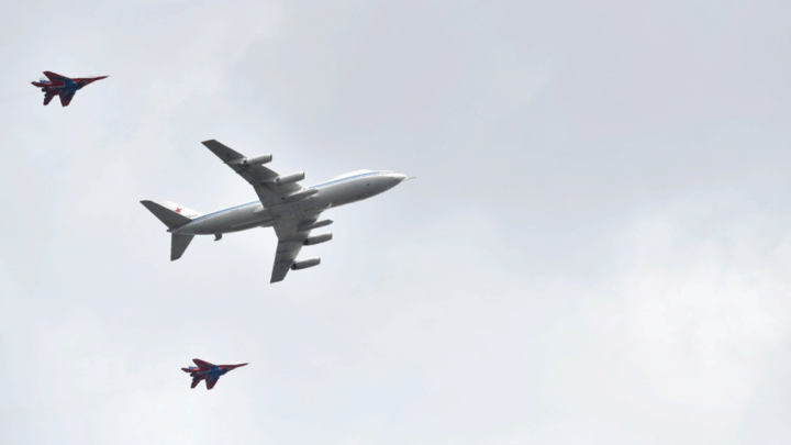 Русские самолёты около Аляски вызвали панику у США - китайские аналитики