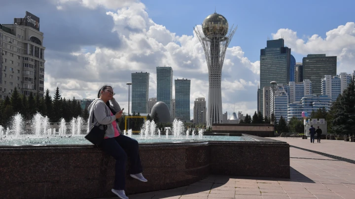 Предпочитают Россию: Куда мигрируют жители Казахстана