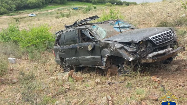 Девушка погибла при падении Lexus с горы в Бурятии