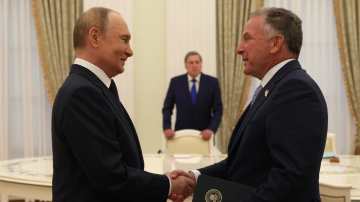 Россия ловко обыграла Америку. Спецпосланник президента США нарушил протокол на встрече с Путиным