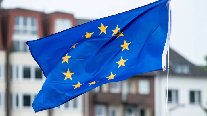 Евросоюз действует по указке Трампа. Наконец это перестали скрывать