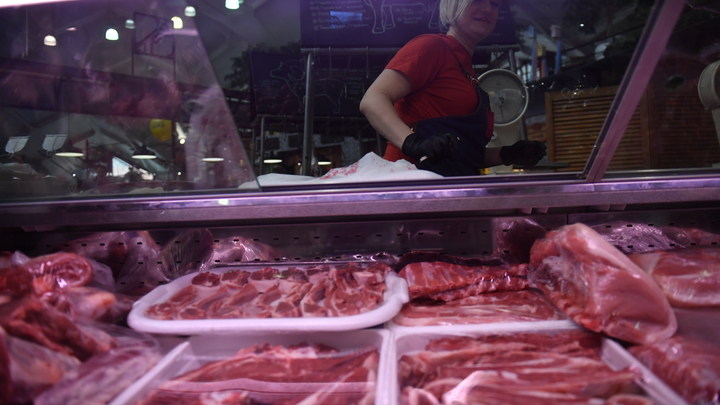 Важны и мясо, и бульон, и жир: Сколько говядины должно быть в идеальной тушёнке. Версия Роскачества