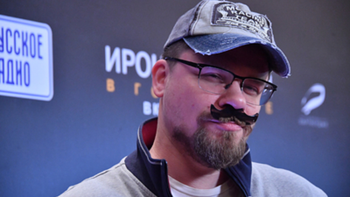 Если ты хочешь петь здесь: Харламов высмеял убежавший из России шоу-бизнес