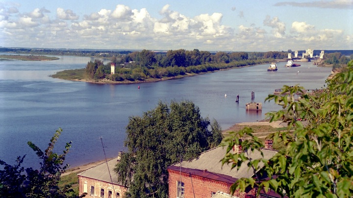 Теплоход со 113 пассажирами сел на мель на Волге в Городце