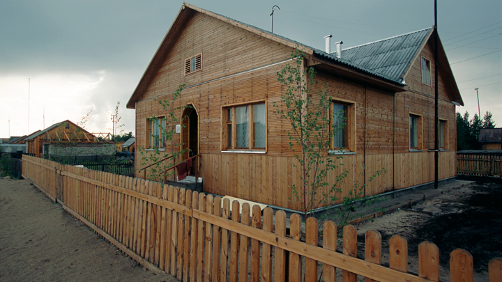 В Суздале суд обязал собственника земли снести отстроенный дом и недостроенный склад