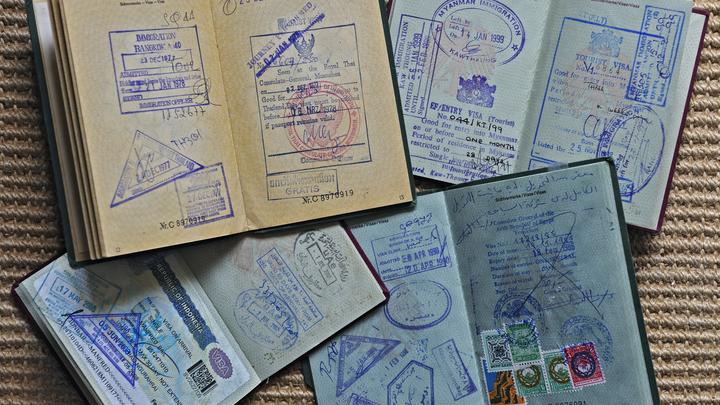 Невыполнимые критерии: В России могут закрыться все визовые центры