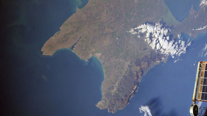 Ученые рассказали о найденном в Крыму склепе с истертым изображением Геркулеса