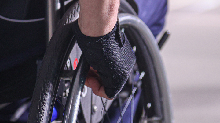 Костюм Железного человека: экзоскелет позволит парализованным снова передвигаться