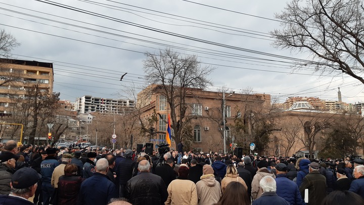 Оппозиция Армении заявила о недопустимости встреч Пашиняна с Эрдоганом