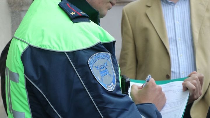 Пять человек погибли в ДТП с двумя иномарками на трассе в Свердловской области