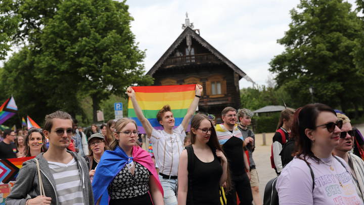 В Германии назначили штраф из-за неправильного обращение к трансгендерам