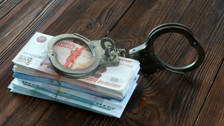 Взятка за общее покровительство: Следком завершил расследование по делу ещё одного генерала