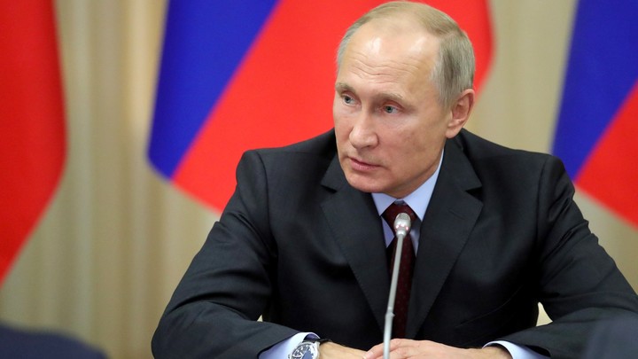 Мировой рост цен на нефть не должен приводить к ценовым рекордам на топливо в России- Путин